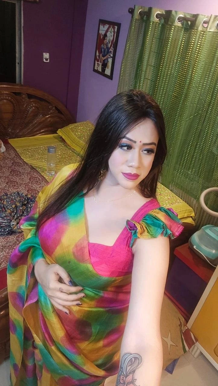 Saloni video service and real meet – Indian escort in Kolkata — 3 / 19