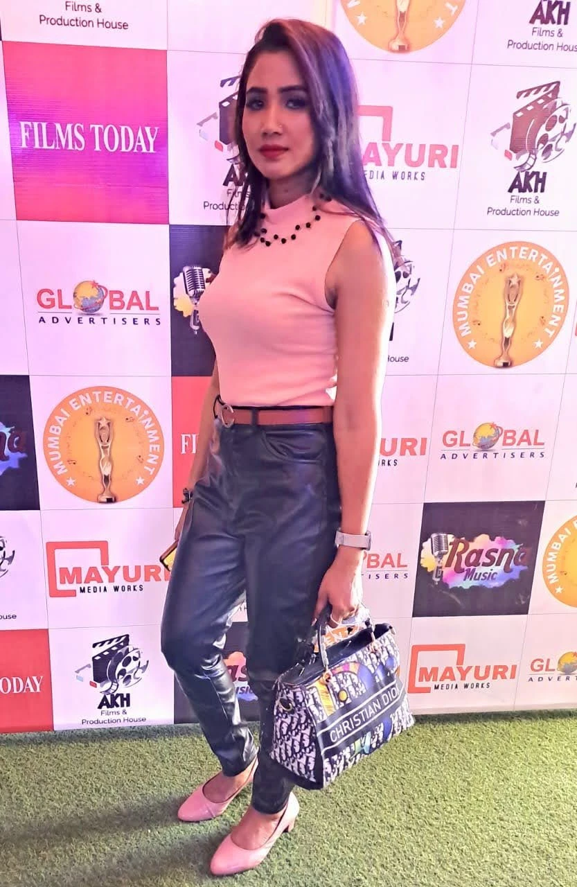 Riyaforyou – Indian escort in Hyderabad — 6 / 8