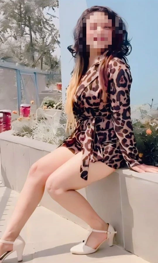 Khushi Priya Real meet & cam session❣️ – Indian escort in Hyderabad — 6 / 7