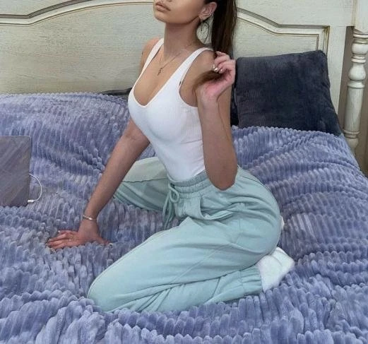 TOP 5 MODEL AVAILABLE (CAM & REAL MEET) – Indian escort in Mumbai — 5 / 6