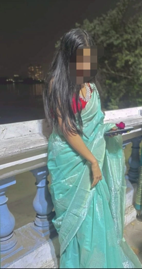 Joshika Cam Show and Real Meet – Indian escort in Pune — 2 / 3