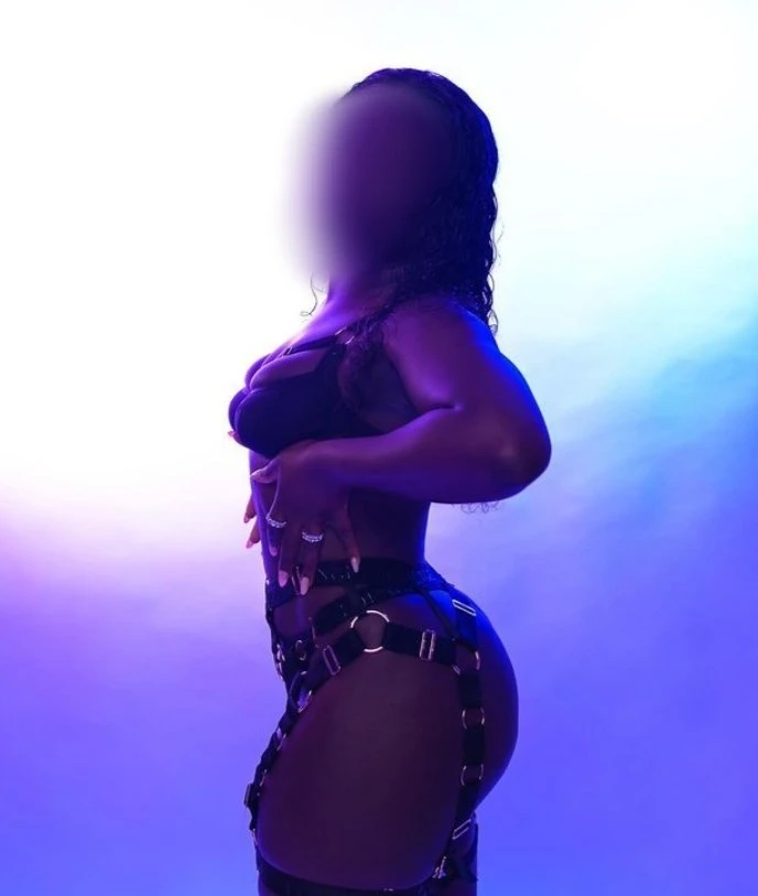 Amazing – Batswana escort in Mumbai — 4 / 6