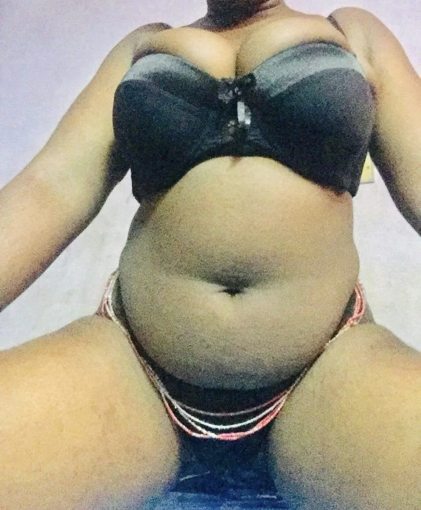 Lafée Clochette – Ivorian escort in Abidjan — 3 / 4
