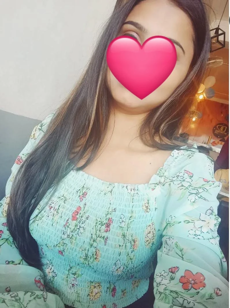 Priya – Indian escort in Mumbai — 3 / 6