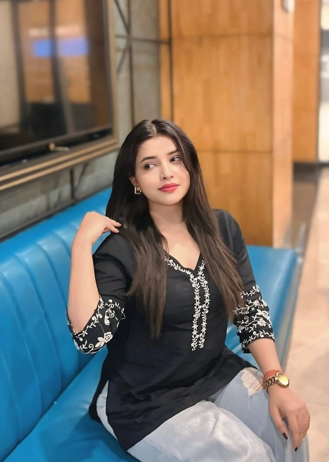 Thanvi – Indian escort in Thiruvananthapuram — 2 / 3