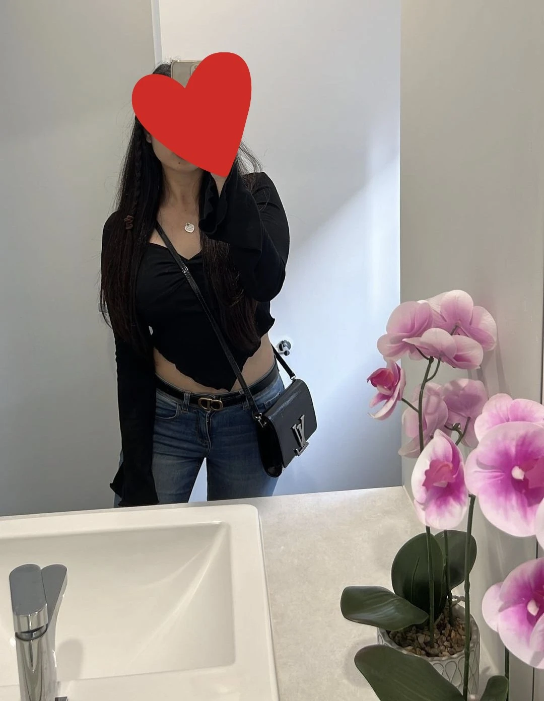 Vaani Sharma – Indian escort in Gurgaon — 4 / 5