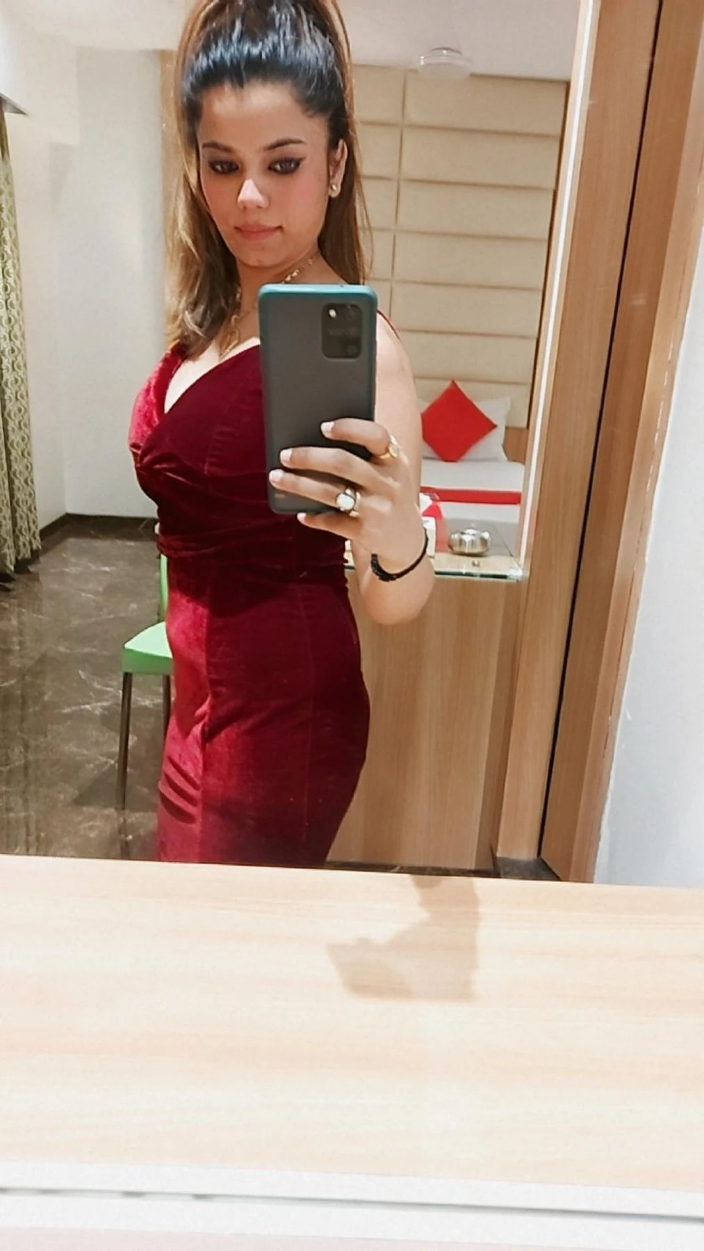 Niharika Well Educated Independent Escor – Indian escort in Mumbai — 4 / 5