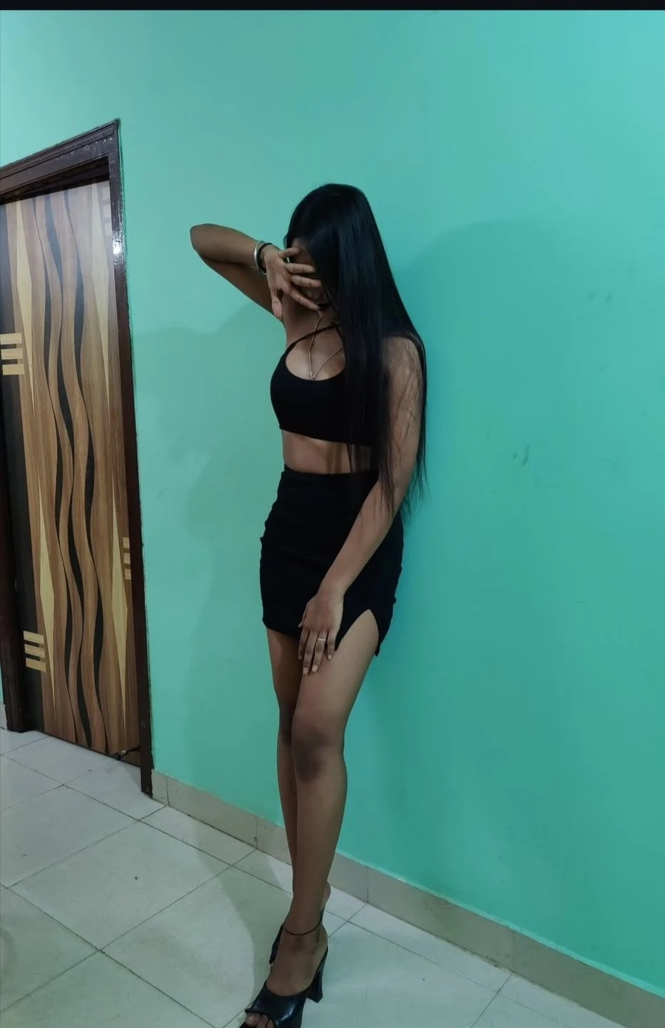 Meenu – Indian escort in Surat — 3 / 4