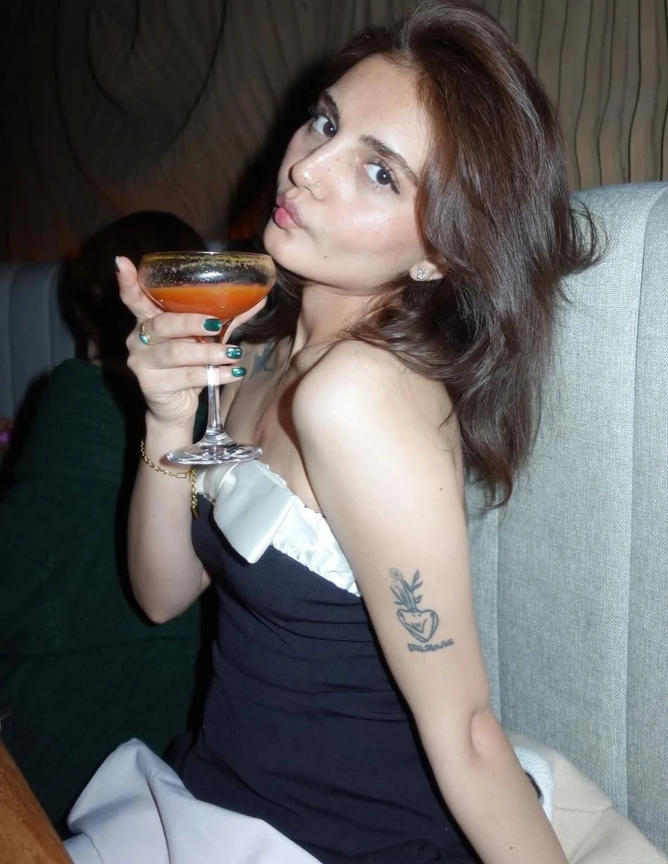 Sakshi Sing – escort in Mumbai — 4 / 5