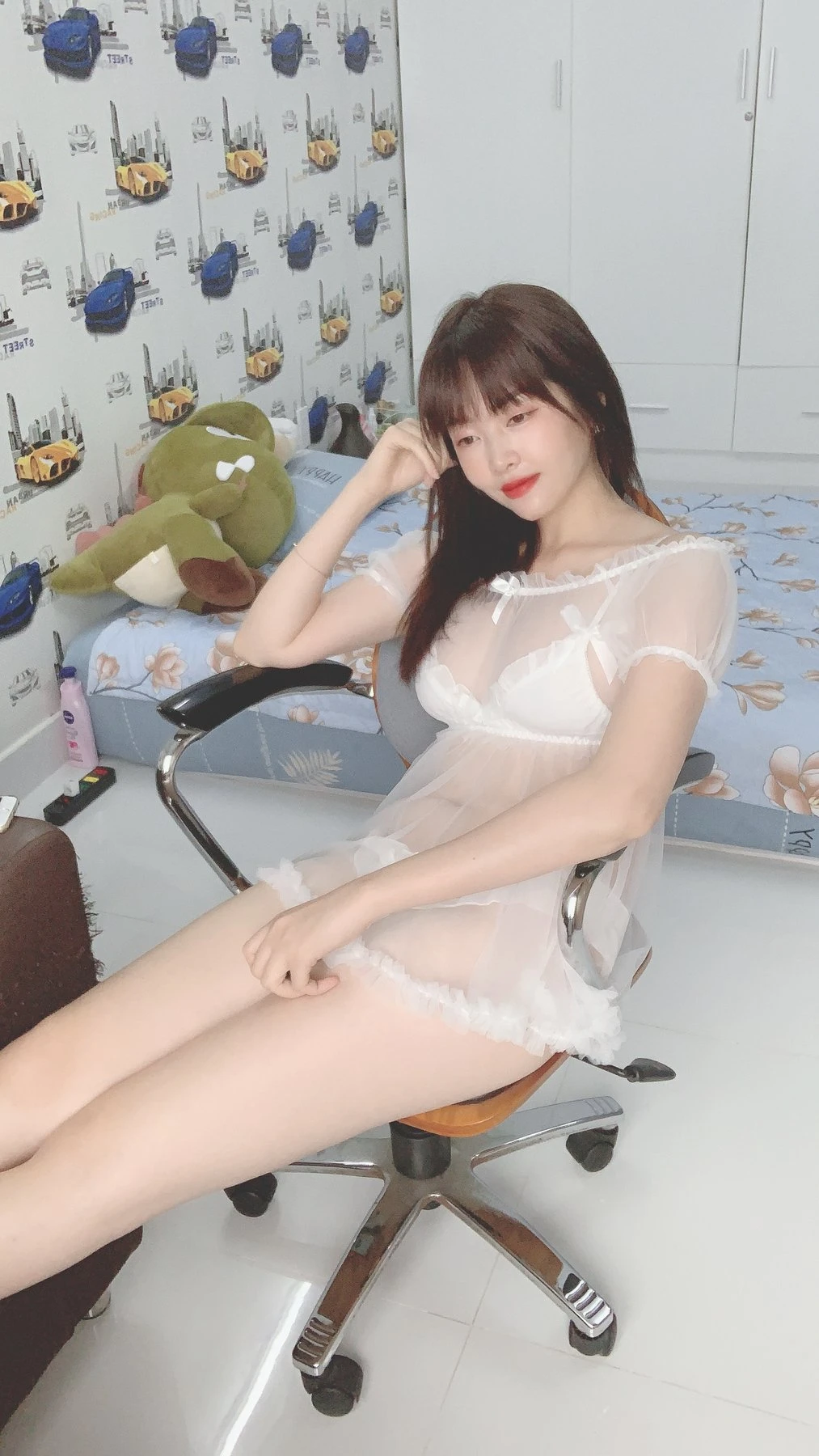Yangmi – Vietnamese escort in Ho Chi Minh City — 4 / 13