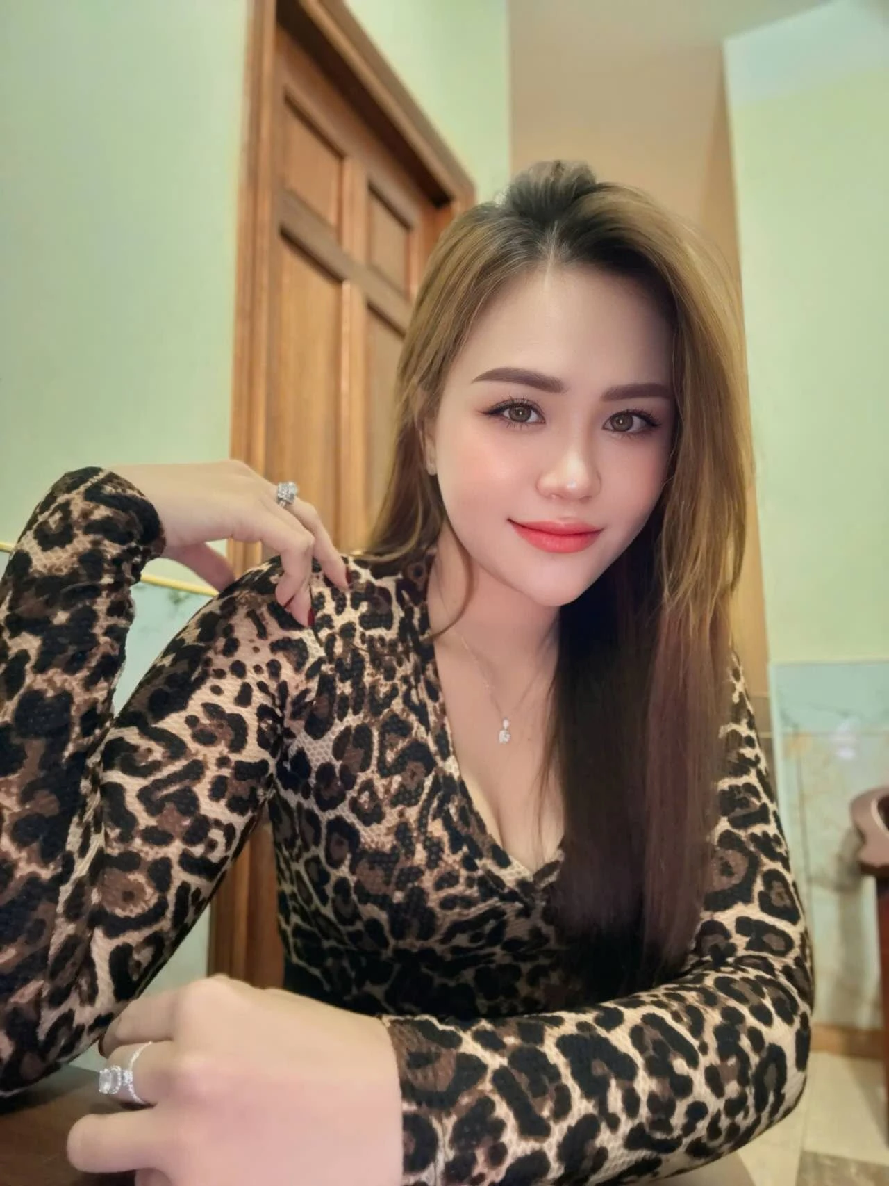Mimi – Vietnamese escort in Ho Chi Minh City — 3 / 6