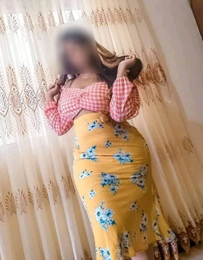 Live Cam Show – Sri Lankan escort in Colombo — 2 / 5