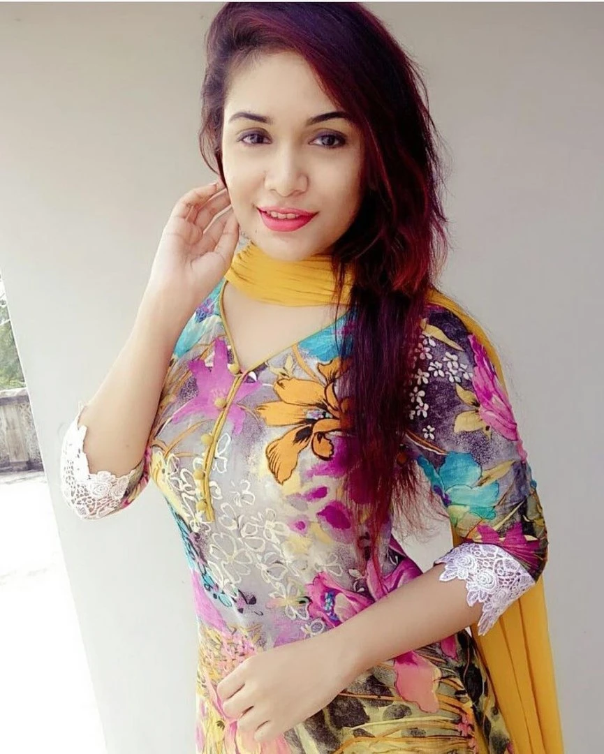 Sanam Butt – Pakistani escort in Lahore — 7 / 11