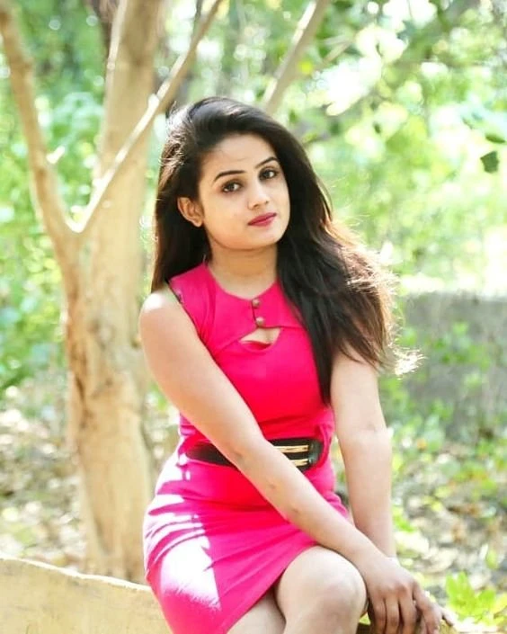 Bushra Shah – Pakistani escort in Karāchi — 11 / 12