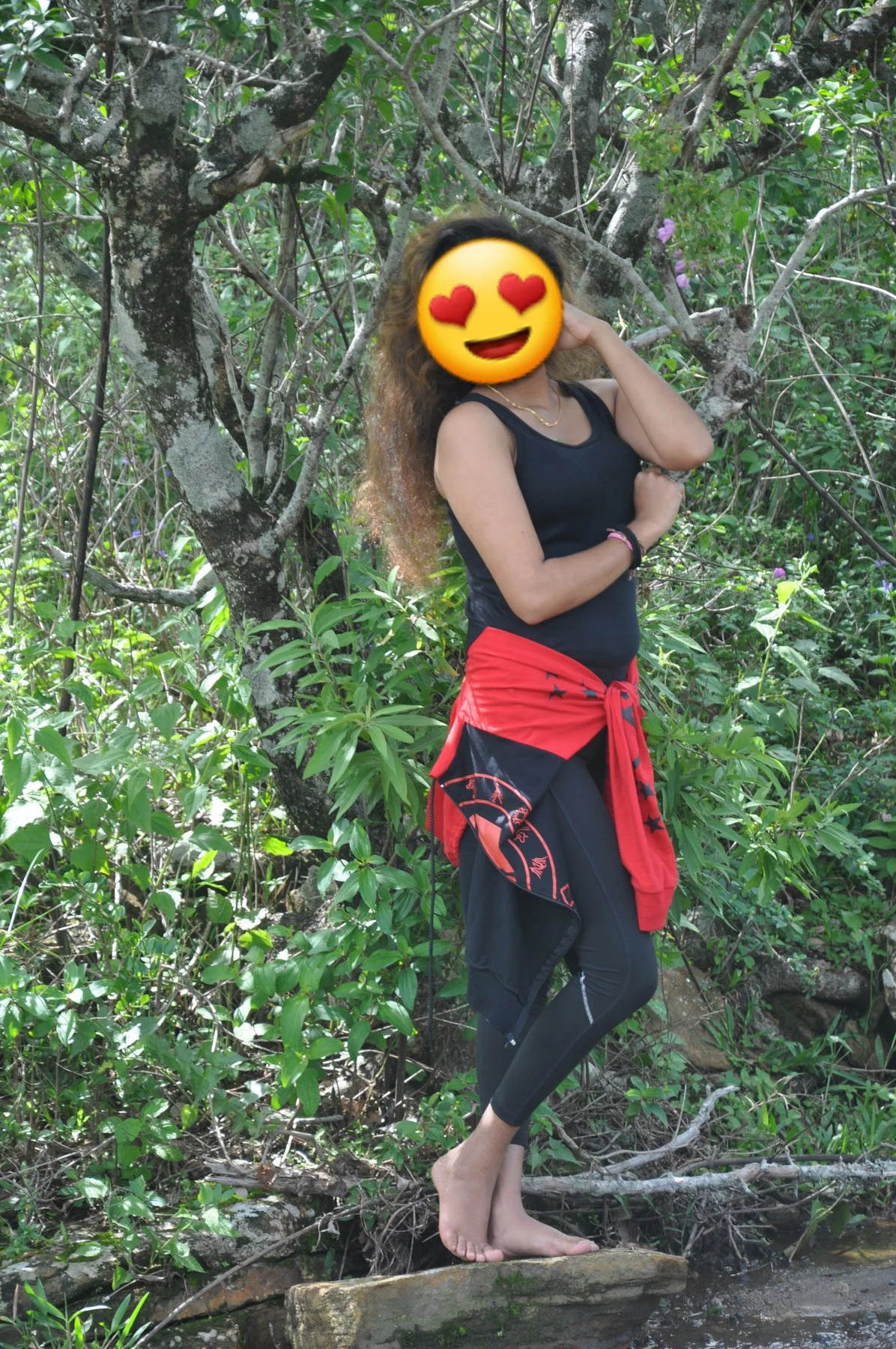Nisha – Sri Lankan escort in Colombo — 3 / 4