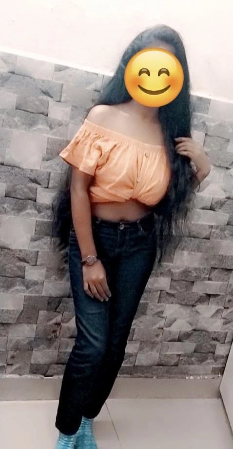 Priya -Real meet and CAM sessions – Indian escort in New Delhi — 2 / 4