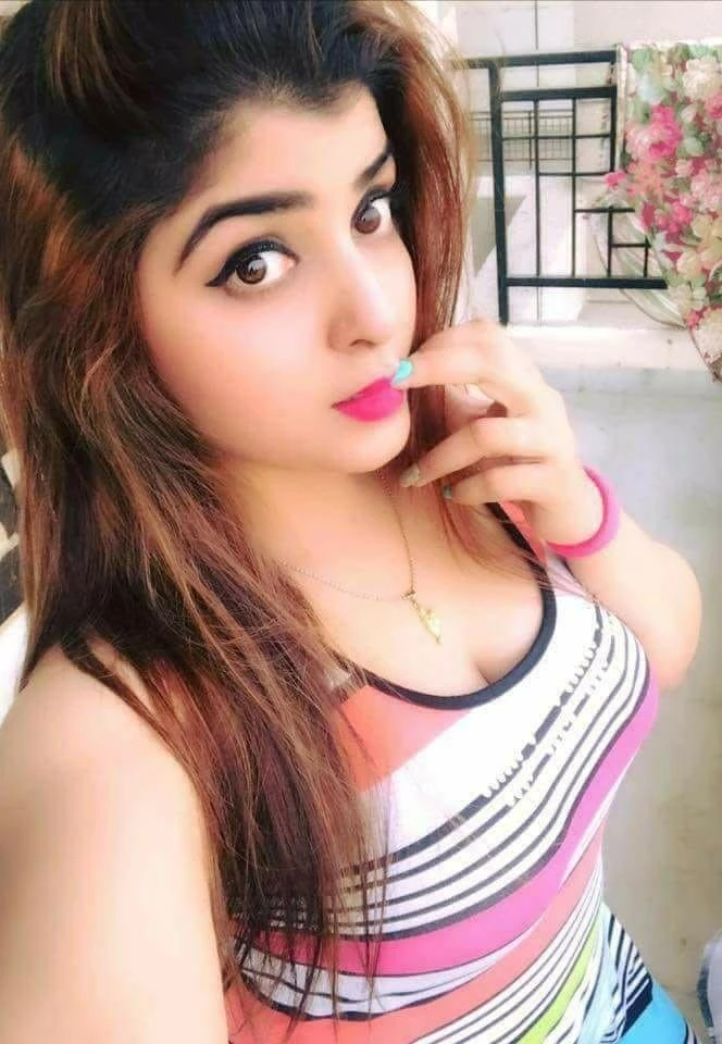 Sruti Sarma – Indian escort in Kolkata — 1 / 4