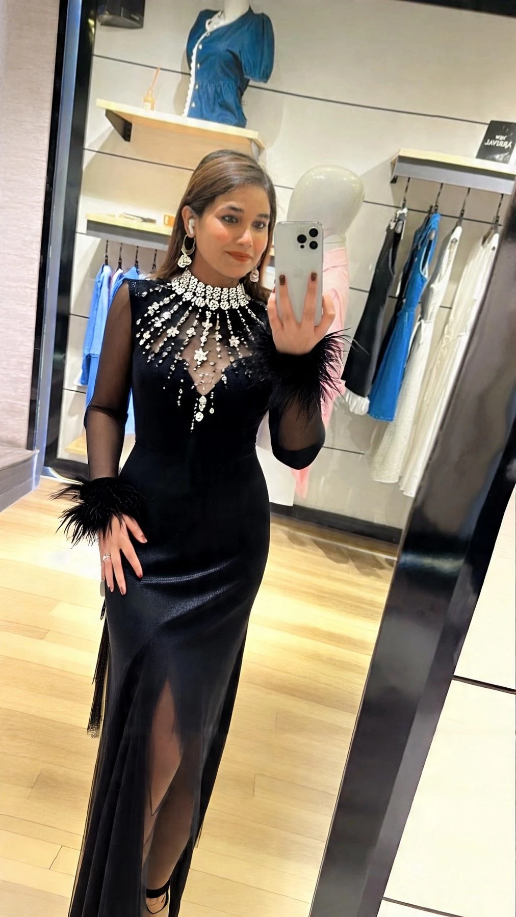 Aisha Sharma – Indian escort in Mumbai — 2 / 3