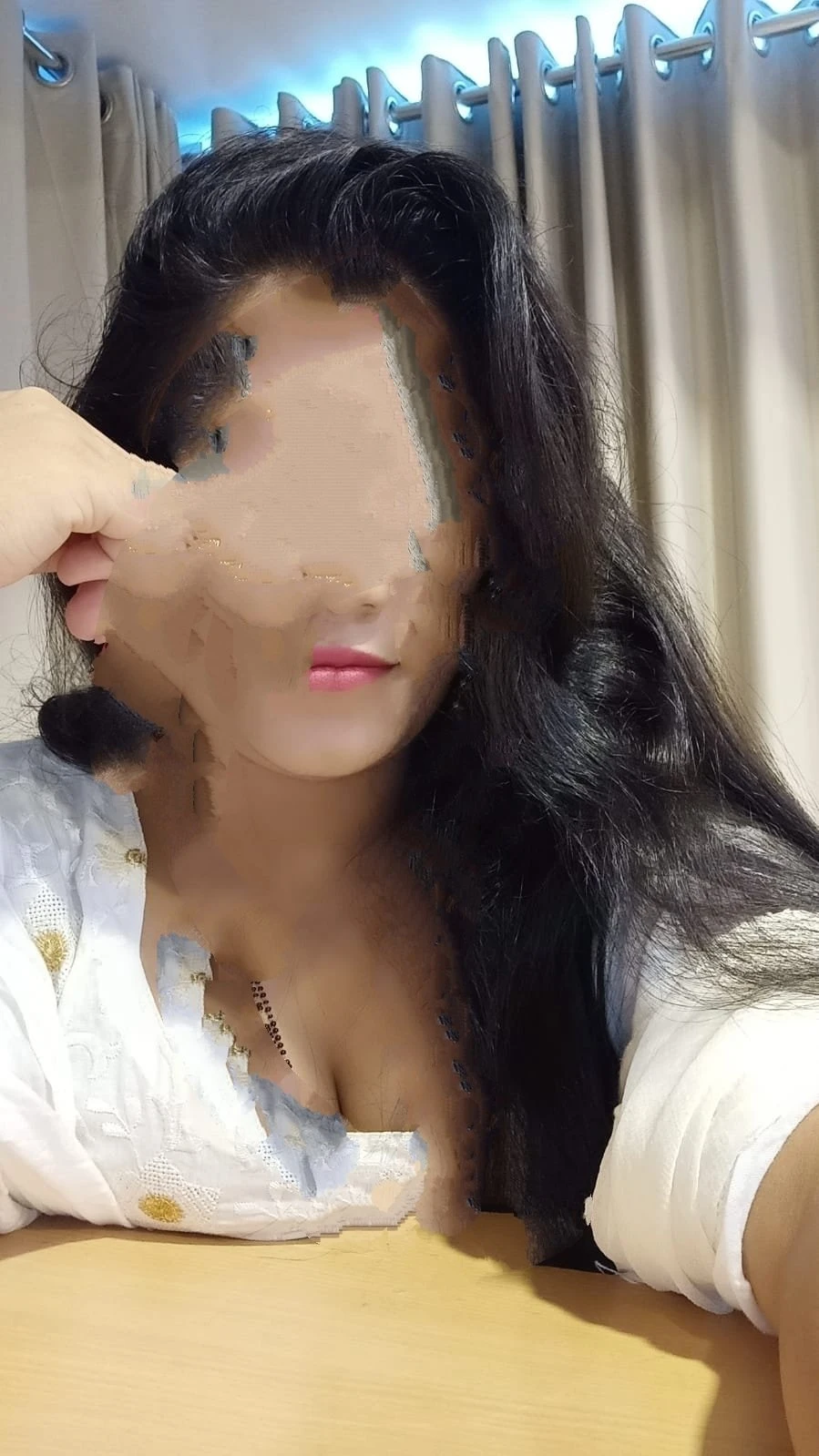Chubby Queen – Indian escort in Mumbai — 9 / 15