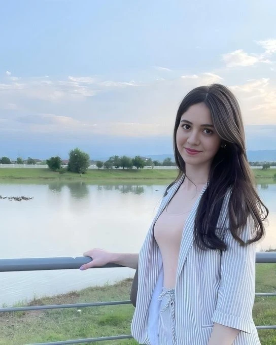 Sara – Pakistani escort in Lahore — 4 / 8