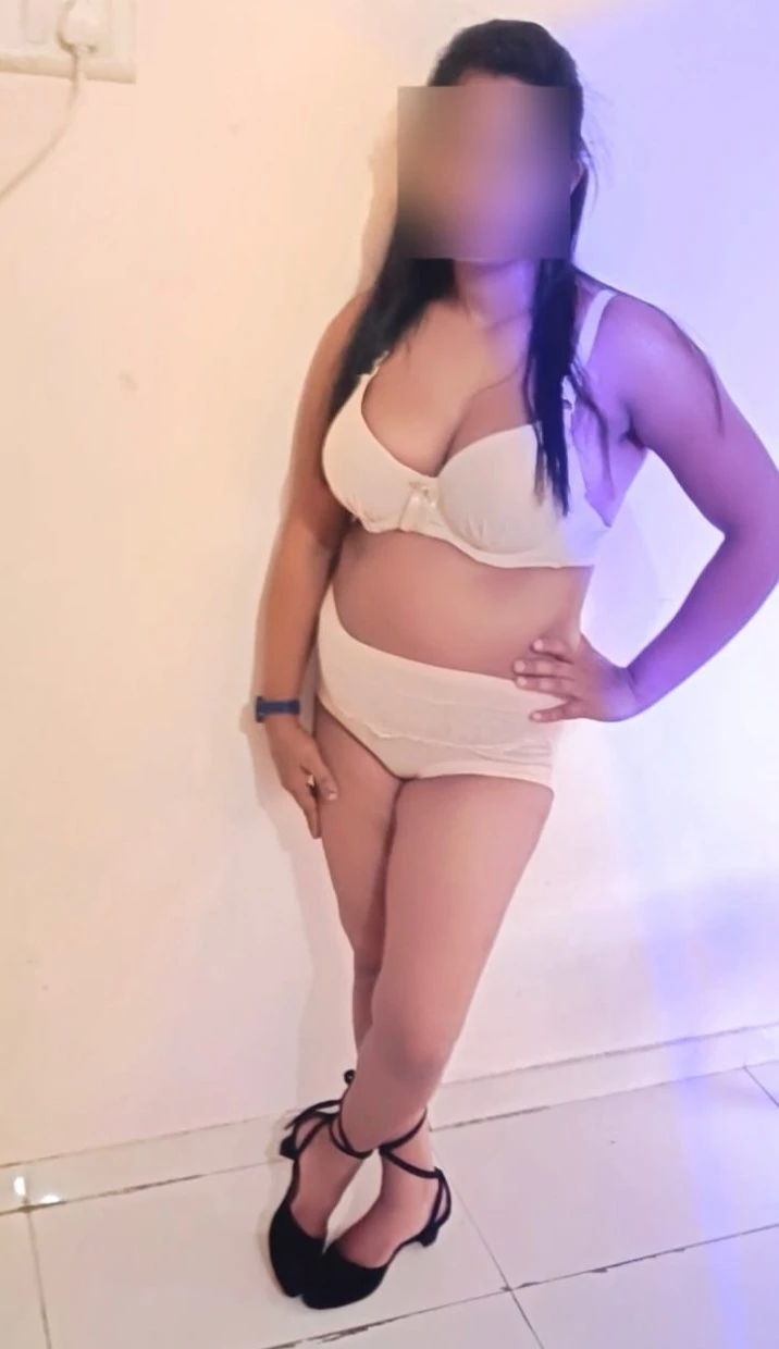 Rinky Cam Session and Real Meet – escort in Mumbai — 13 / 18