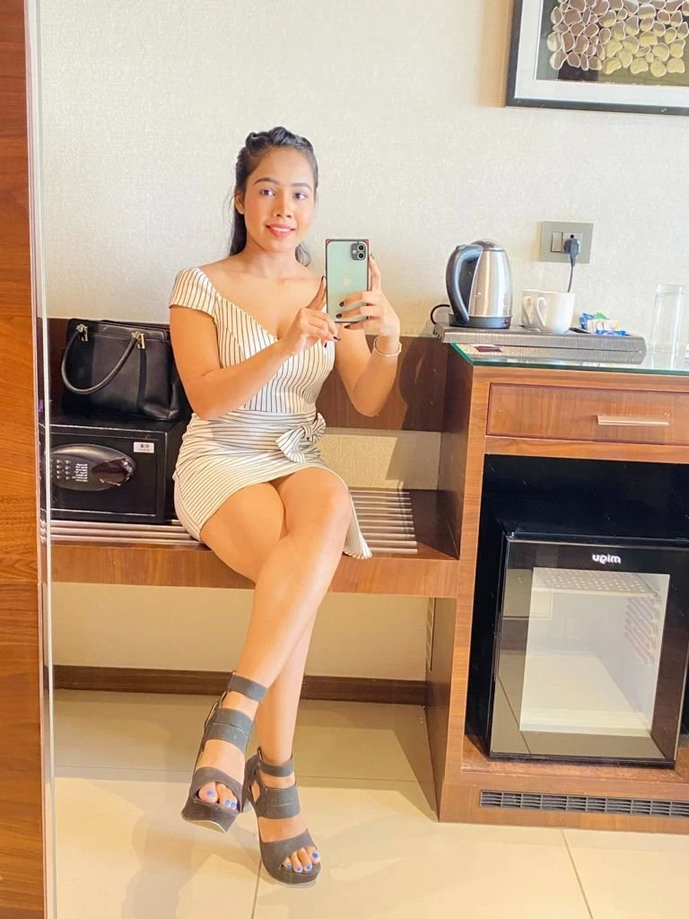 Tina Sharma – Indian escort in Mumbai — 2 / 6