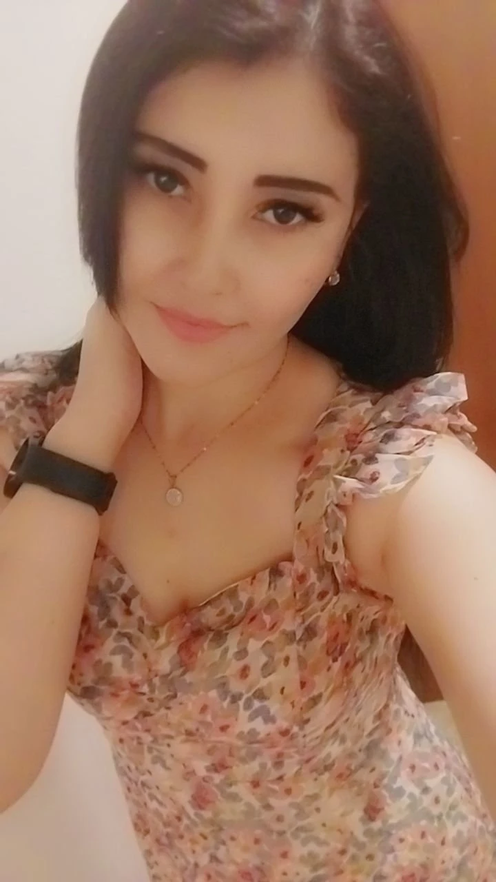 Ameli Russian Escorts in CP – Russian escort in New Delhi — 2 / 14