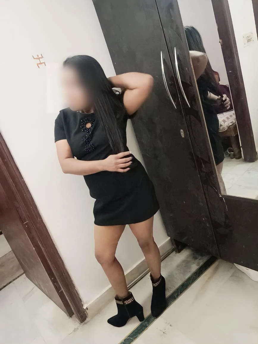 Shreya Thakur – Indian escort in New Delhi — 3 / 5