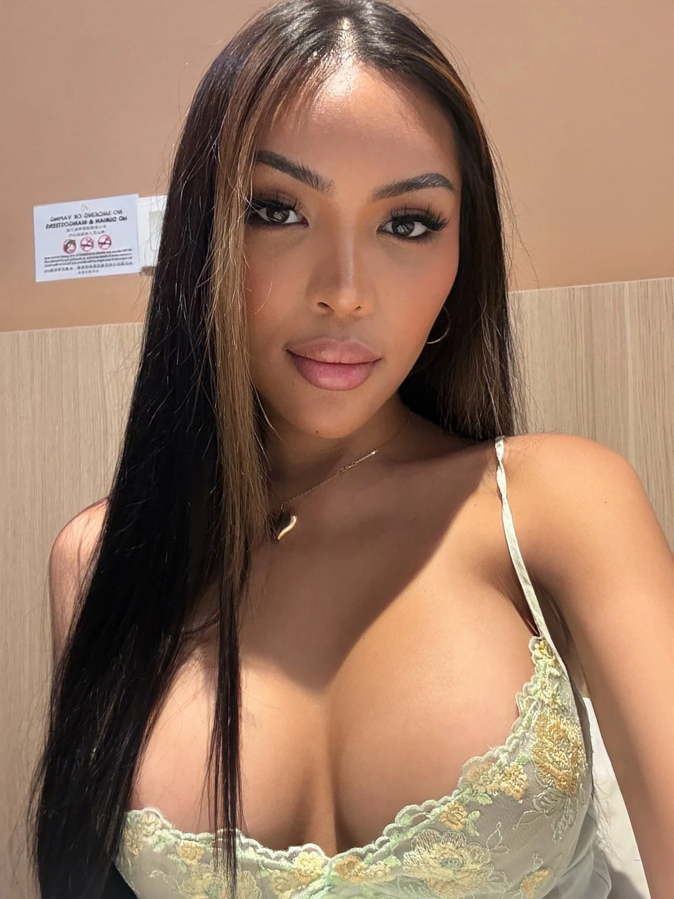 MARIA: The Forbidden Fantasy – Mexican escort in Mumbai — 24 / 28