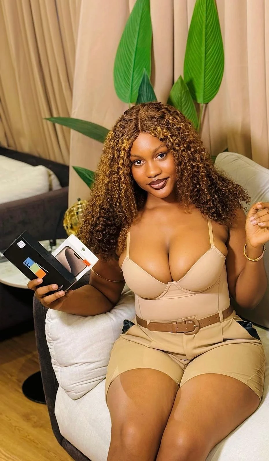 Lustful Girl Shan – Kenyan escort in Hyderabad — 4 / 6