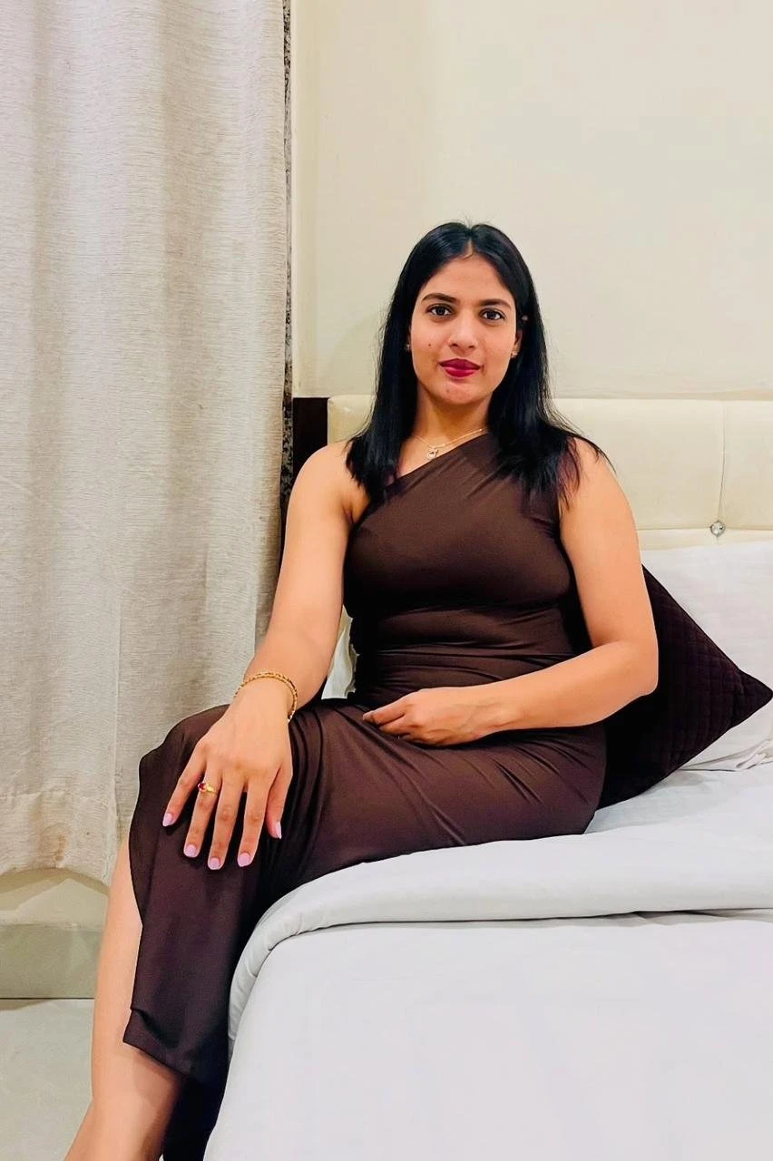 Divya – Indian escort in Chennai — 1 / 3