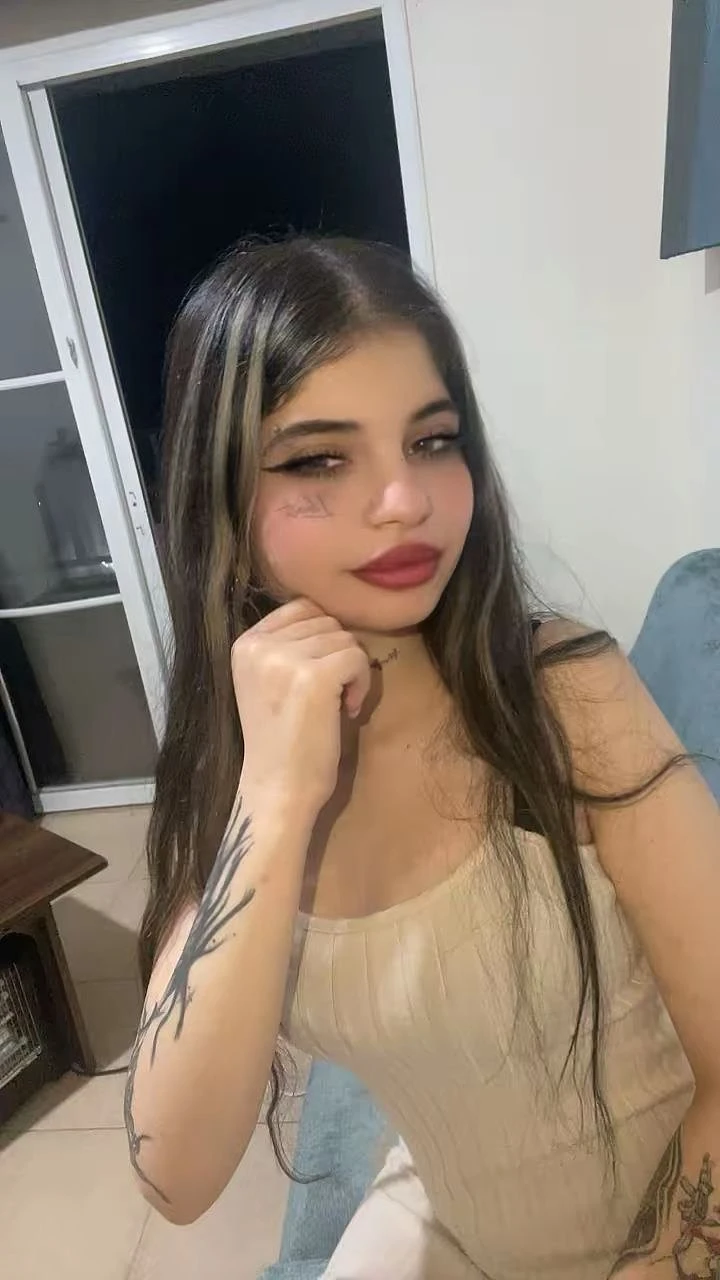 Miraa – American escort in Beirut — 7 / 11