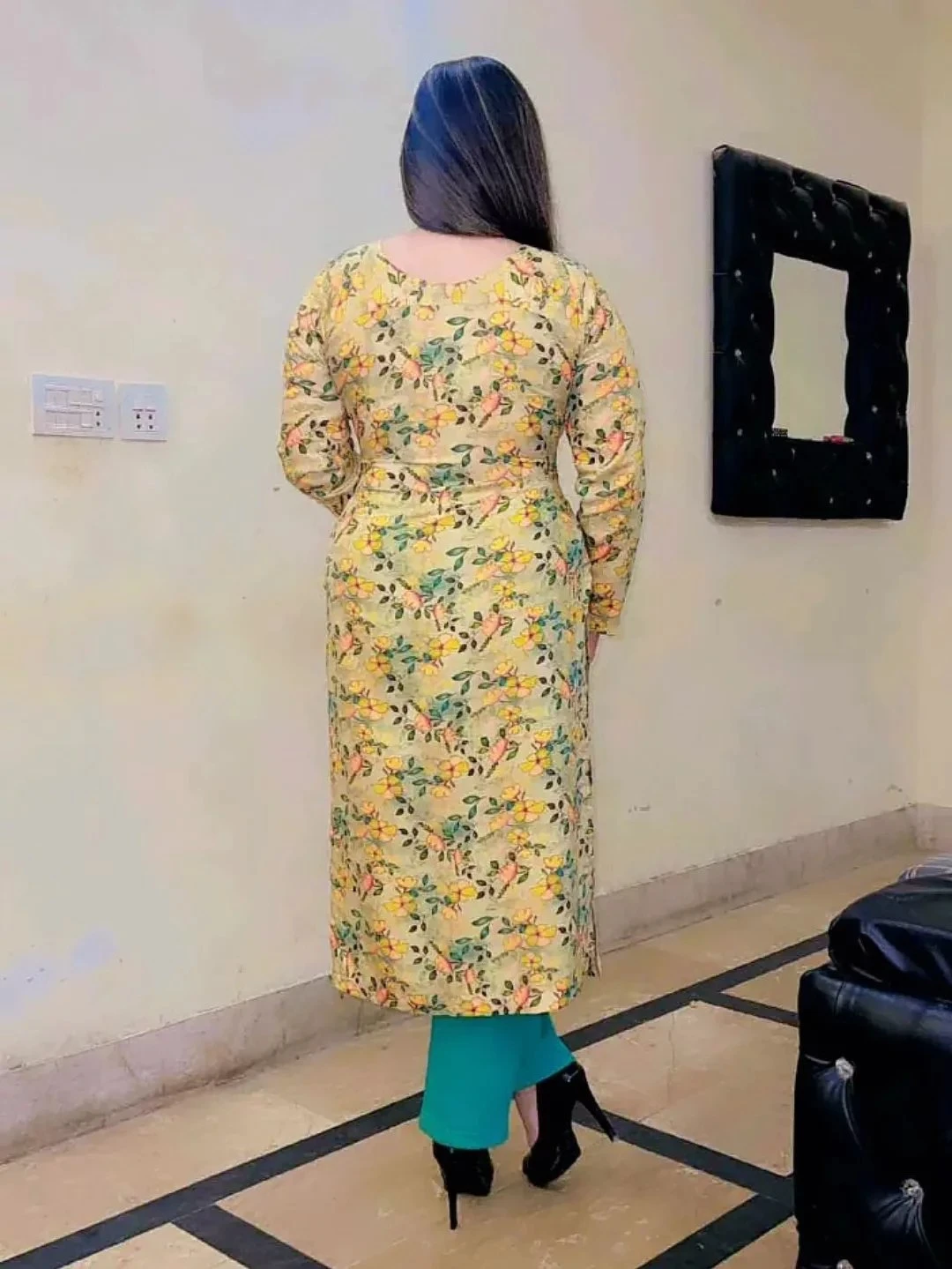 Parul Independence College Girl Here – Indian escort in Kolkata — 4 / 7