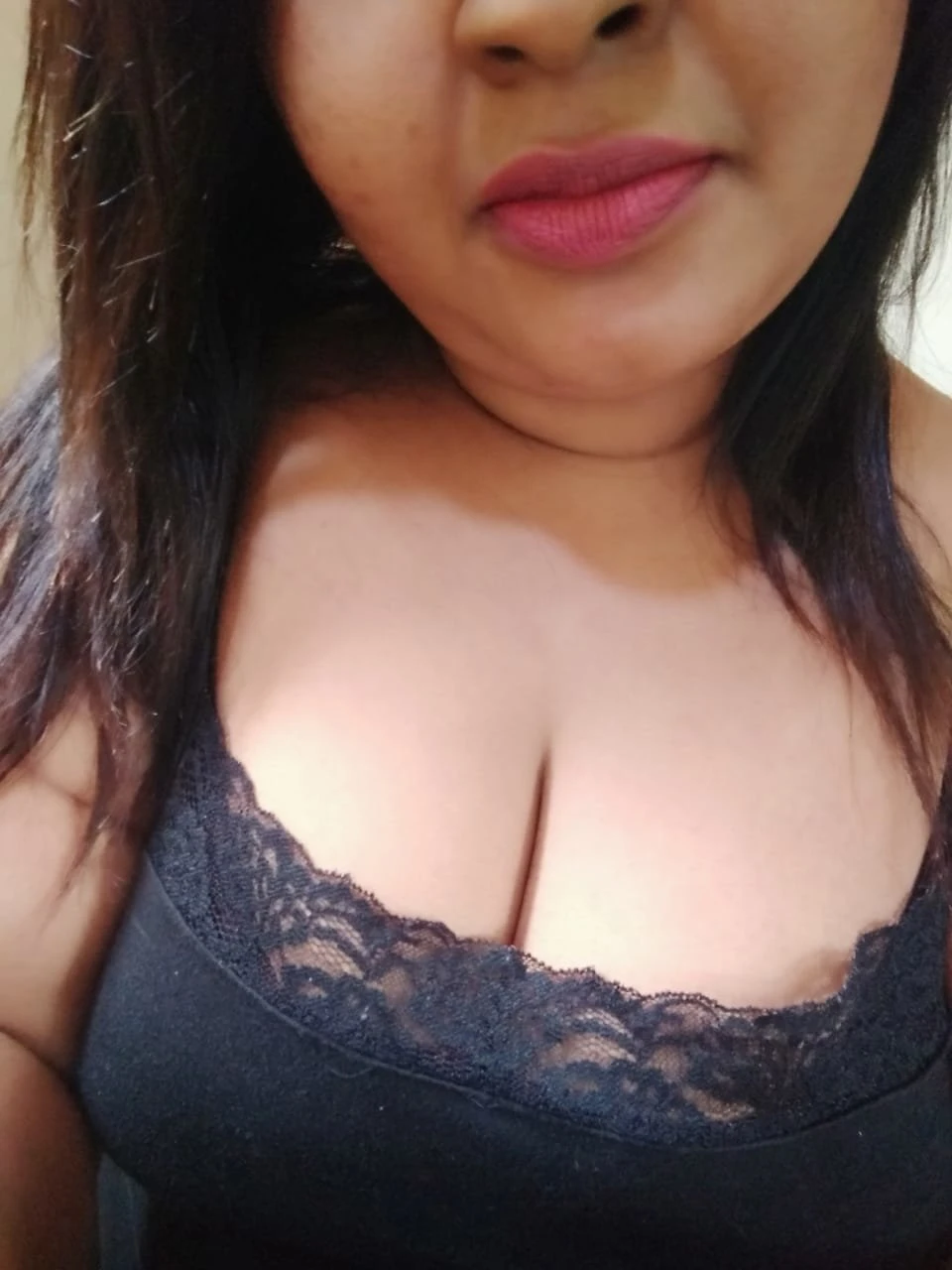 live Cam SHOW – Sri Lankan escort in Colombo — 3 / 19
