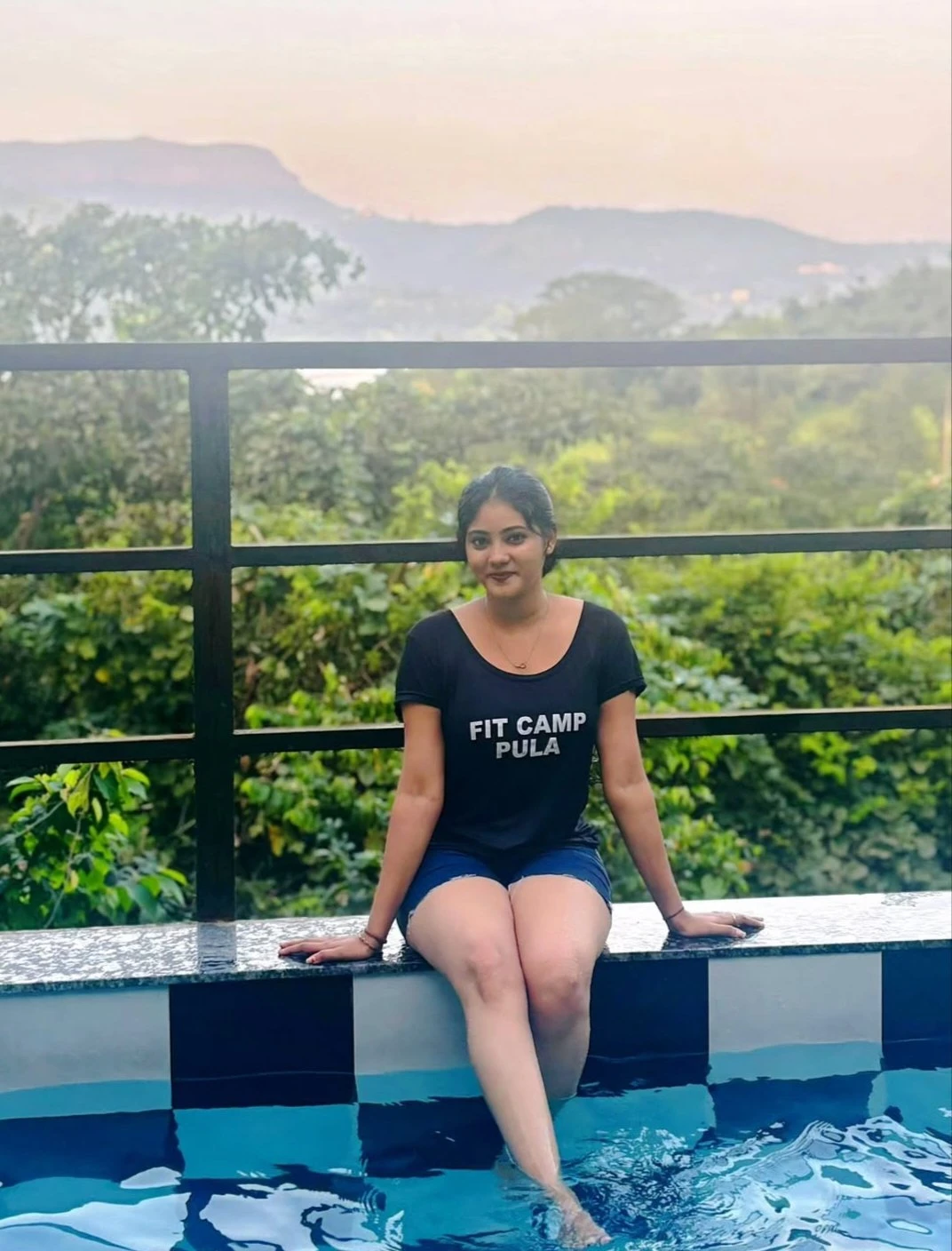 Ishu – Indian escort in Kochi — 2 / 3