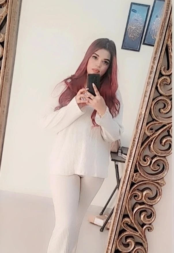 Model Taniya – Indian escort in Mumbai — 2 / 5