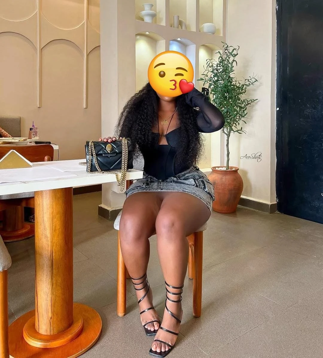 Becky – South African escort in Kolkata — 3 / 6