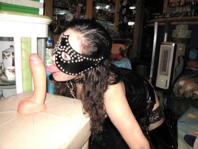 Queen Diana – Chinese escort in Hong Kong — 9 / 12