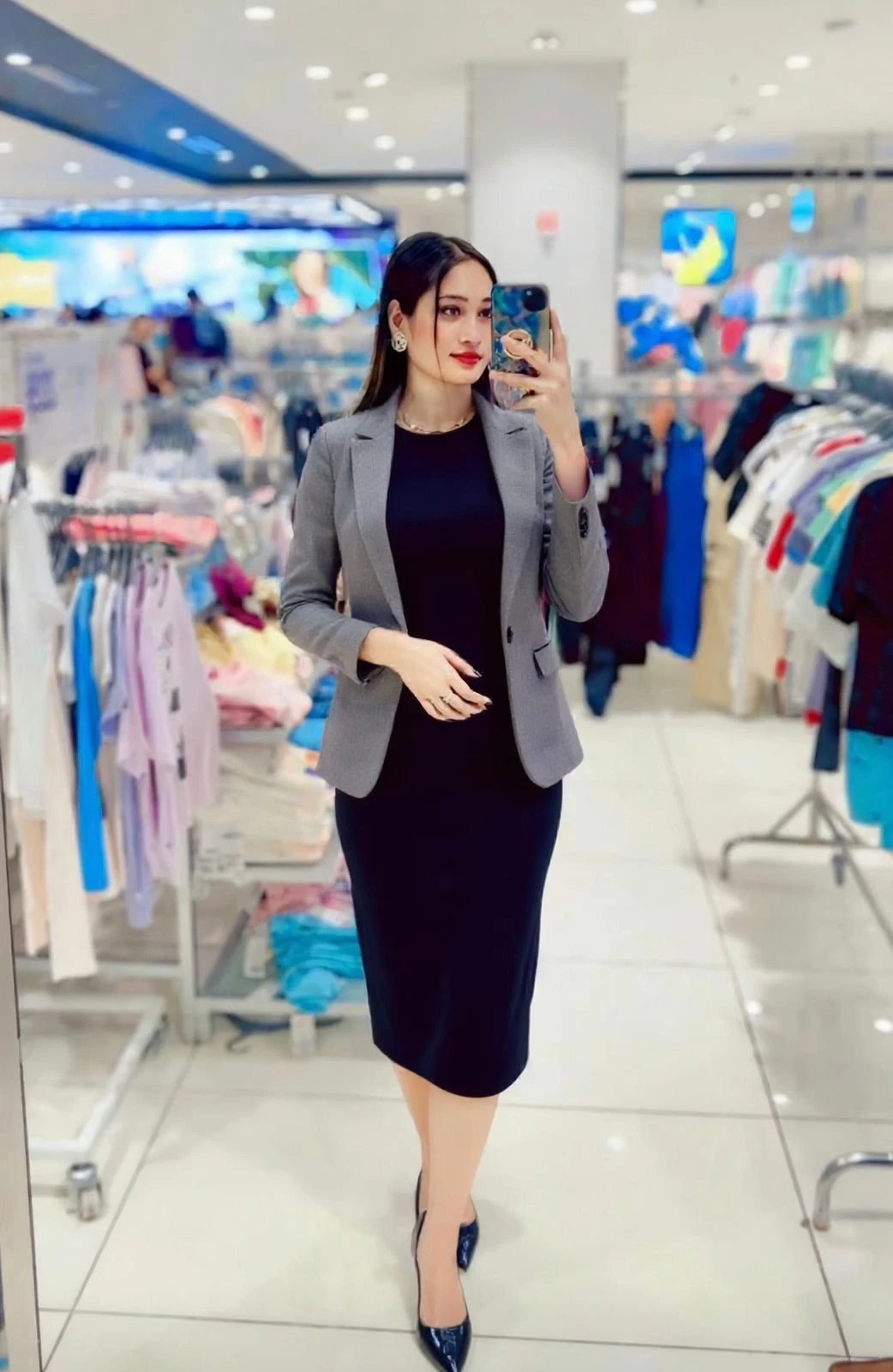 Anisha Khan – Indian escort in Hyderabad — 8 / 17