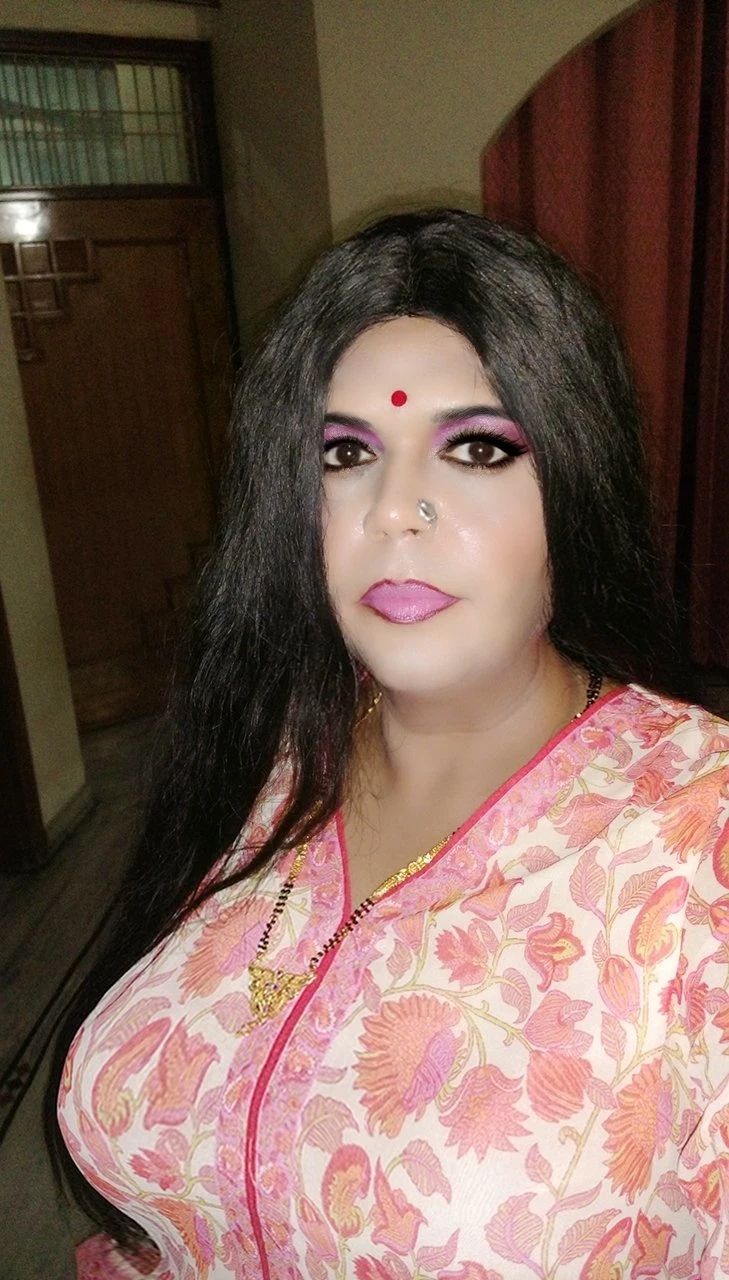 Madhu Randi – Indian escort in New Delhi — 8 / 31