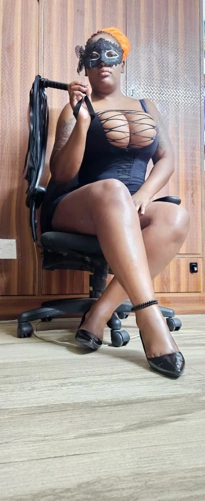 Nasty Queen – Cameroonian dominatrix in Noida — 4 / 8
