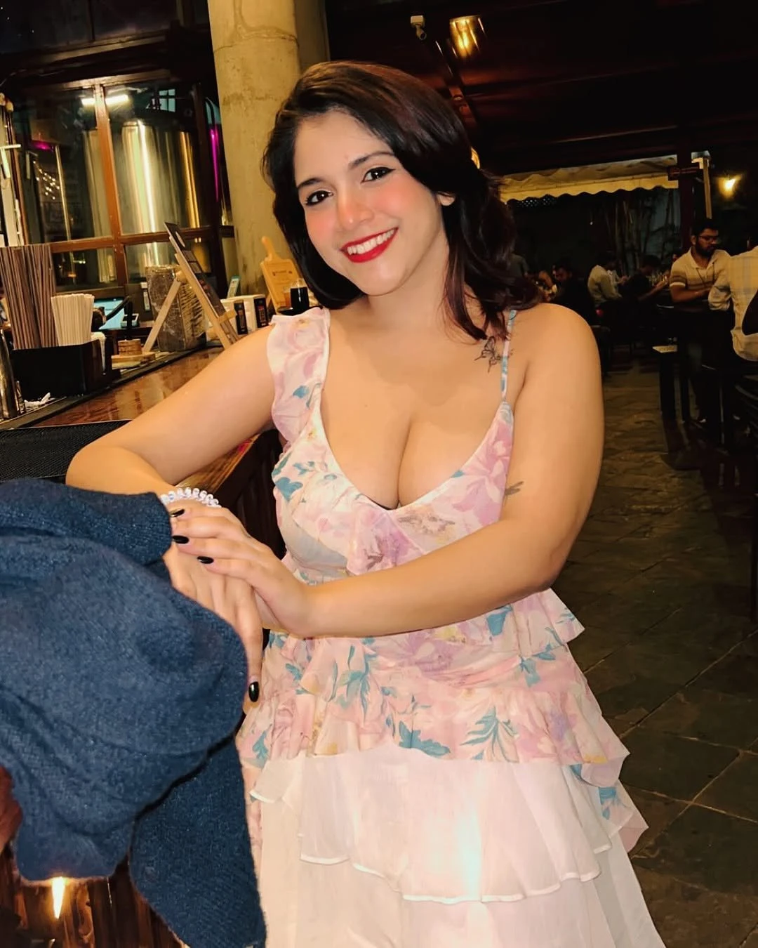 Hiral – Indian escort in Vadodara — 4 / 5