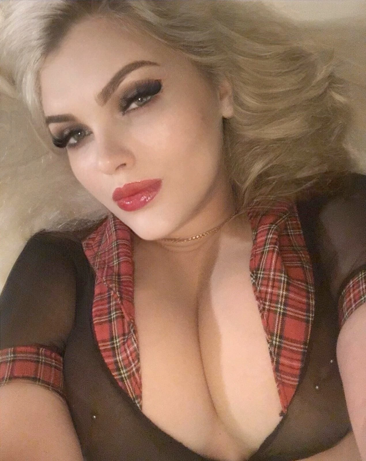 NELLY – Estonian escort in Beirut — 13 / 15