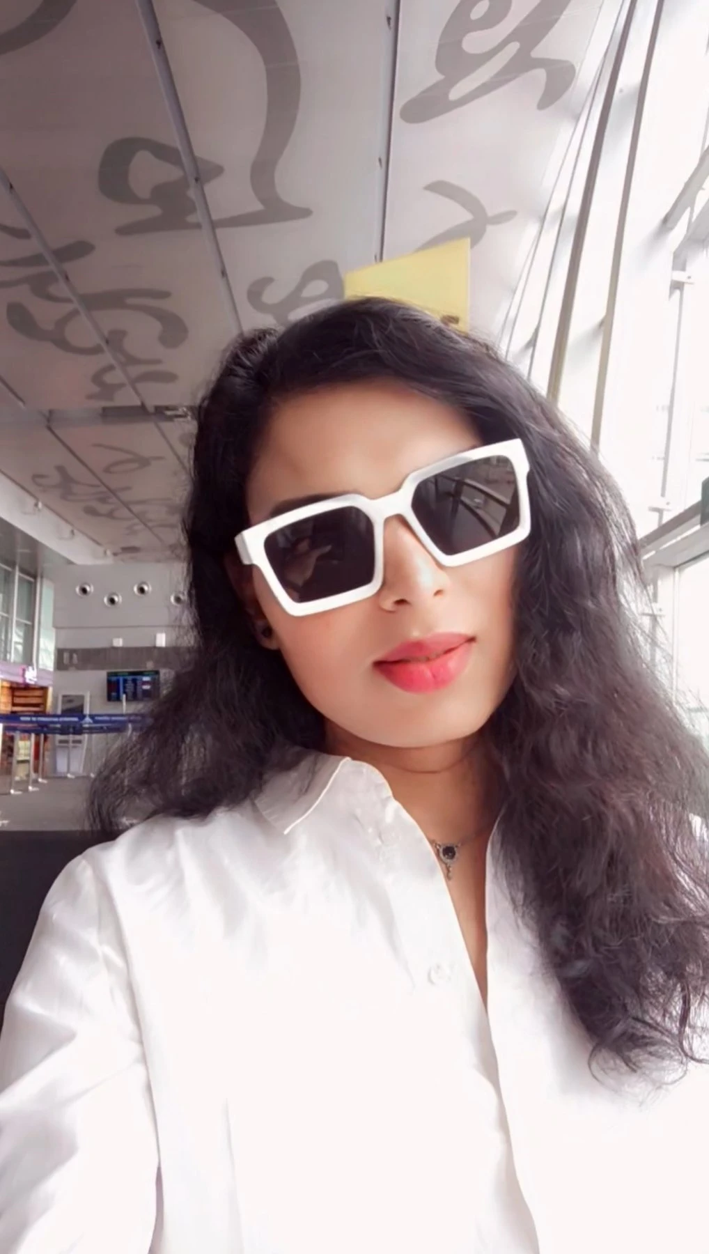 Pari – Singaporean escort in Mumbai — 1 / 2