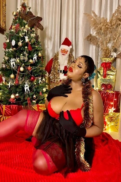 Ariana – Ugandan escort in Casablanca — 2 / 4