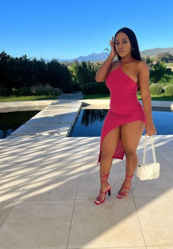 Joy – South African escort in Beirut — 3 / 4