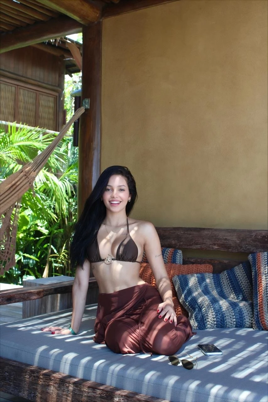 Arielle Sexy European Beauty – Hungarian escort in Seoul — 2 / 10