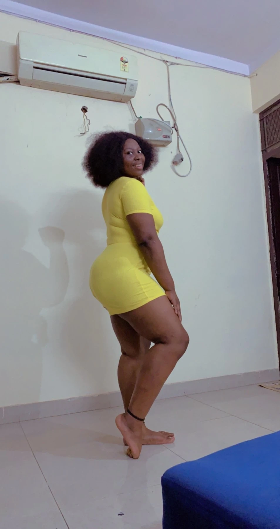 Grace – Kenyan adult performer in New Delhi — 1 / 3