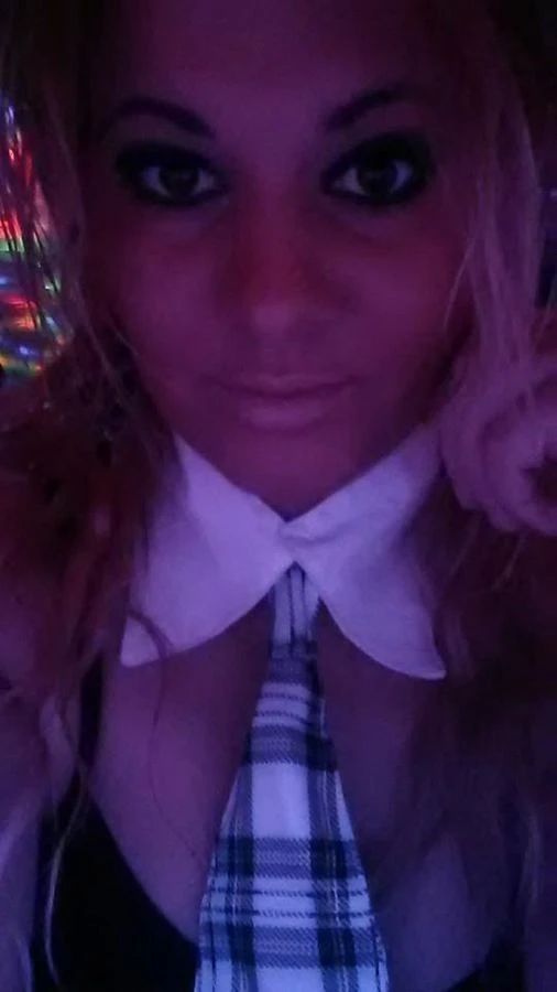 Selena Carmell – Romanian escort in Bucharest — 13 / 18