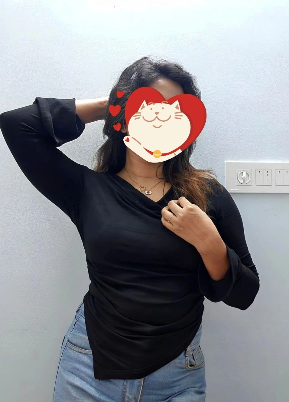 Real meet/Cash Payment – Indian escort in Kolkata — 4 / 5